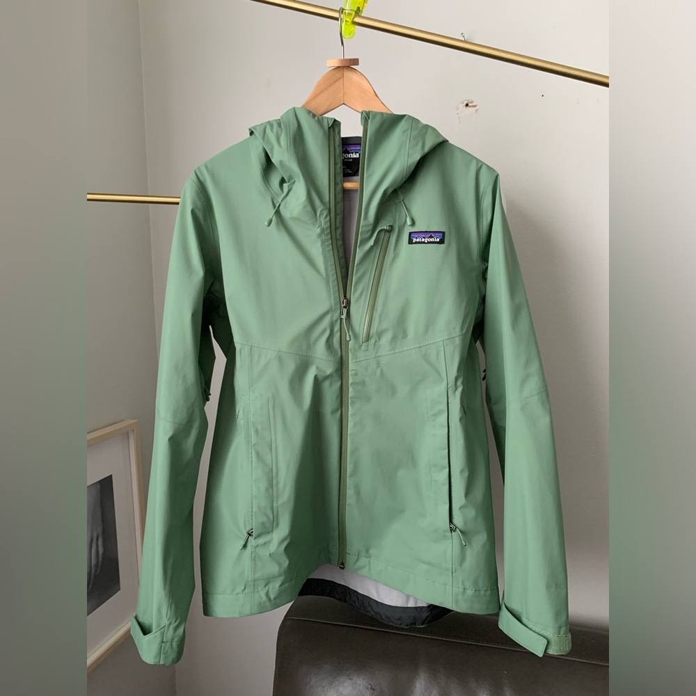 Patagonia women’s granite crest rain jacket